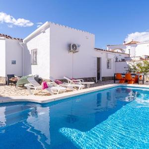 Apart-rent Casa Alberes 0009 con piscina privada y parking
