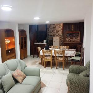 PISO con Parrilla apto jovenes y familia 90 metros centro