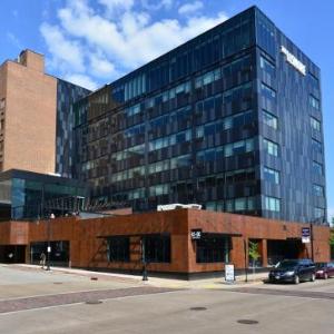 Hotels near Eau Claire Regional Arts Center - The Lismore Hotel Eau Claire - a DoubleTree by Hilton