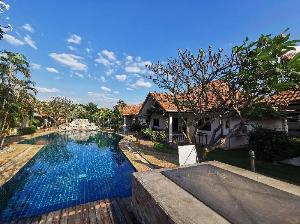 Thai Crystal Resident, Chonburi