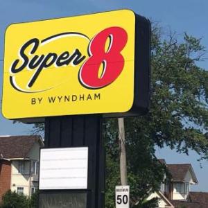 Super 8 by Wyndham Niagara Falls ON