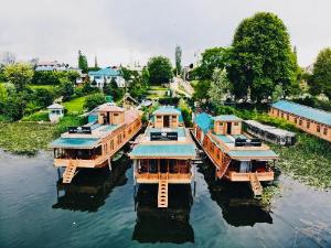New Jacquline Heritage Houseboats, Srinagar