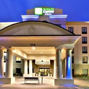 Holiday Inn Express & Suites Oak Ridge