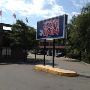 Mississauga Gate Inn