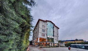 Batra Hotel and Residences, Srinagar