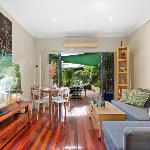 Spacious 2-Bed Townhouse with Garage & Patio Sydney