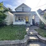 Cozy Downtown Stay w Private Backyard & Parking Louisville