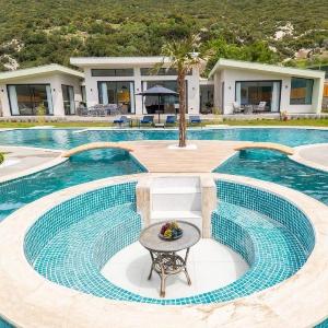 3 bedroom Luxury Villa in Saribelen