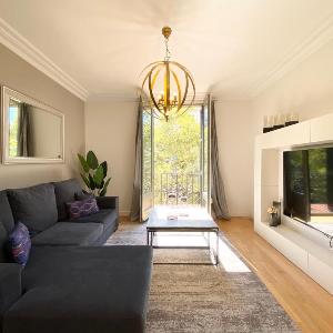 Spacious Elegant on Avenue Diagonal By MyRentalHost