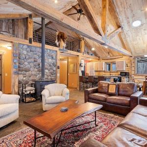 Private River Front Cabin