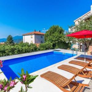 Amazing home in Spincici with WiFi and 5 Bedrooms