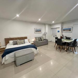 Hermoso apto estudio en la ciudad amurallada!