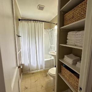 Cute & Cozy 2 Bedroom Near Park