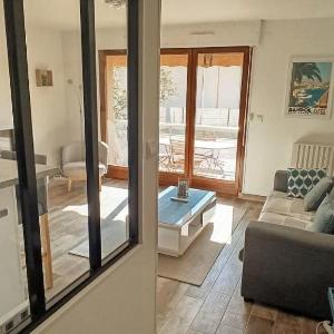 2-bedroom apartment near the beach