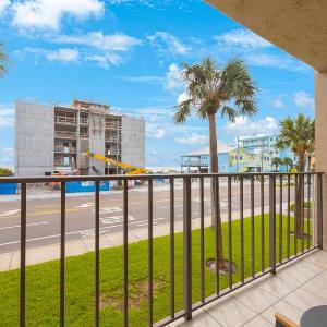 One Bedroom 1 1/2 Bath Madeira Place #211