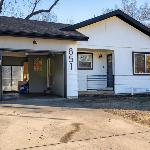 Main Retreat with King Bed in Master and has Garage Missouri