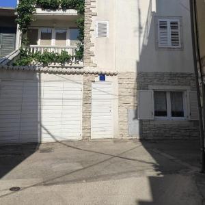 Apartments by the sea Vodice - 23858