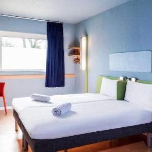 Hotels near Broadway Theatre Barking - Ibis Budget London Barking