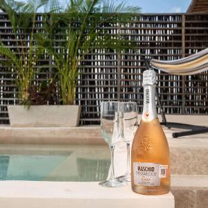 3BD PH Pool Patio - Secure and Free beach club