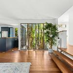 Elegant 3-Bed Home with Games Room & Balcony Sydney 