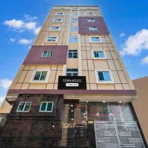 Super Townhouse Kokapet Near GAR