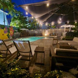 Three Duval Street Suites w parking and pool