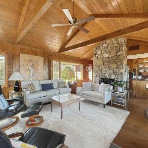 Seacoast Sanctuary Warm and inviting cottage with uninterrupted oceanfront 1914