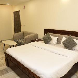 Holiday Out Hotel