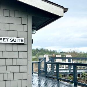 Deer Harbor Cottage & Suites
