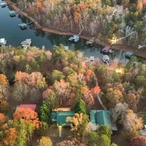 New to listing Dorsey Dock Retreat w Dock