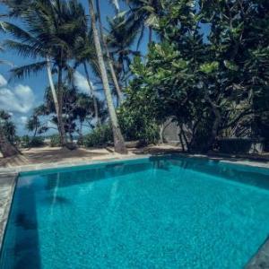 906 Hikkaduwa - Beachfront Private Villa