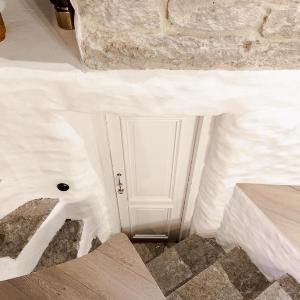 Stunning Three-Level Apartment in Historic Old Town