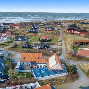 Large Holiday Home With Pool And Spa In The Middle Of Blokhus Town Close To The North Sea