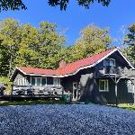 Alpine Chalet Grill Fire pit Pool Gym CornHole Killington