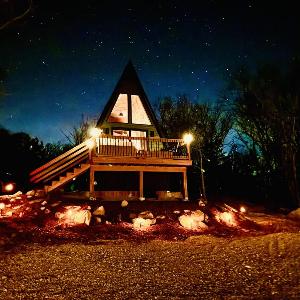 The Linkin a cozy mountain cabin with King Bed