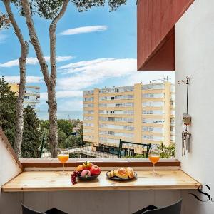 Cozy 2 Bedroom Duplex Parking Terrace Office Pool!