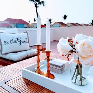 Rooftop Pool View Walk to Beach Dining Shops
