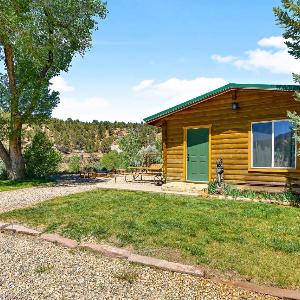 The Park Cabin at Mount Carmel Motel and RV Park