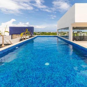 King Suite with Private Balcony Gym Rooftop Pool