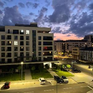 Cozy Cityscape Oasis Stylish & Cozy Apt Private Parking