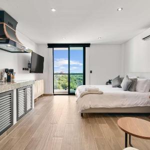 Suite Jungle Studio with Views Walk Everywhere