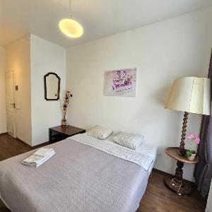 S8 Small studio apartment