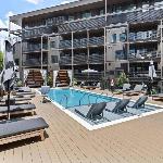 3BR2BA Lux Condo Pool Walk to Broadway 08mi