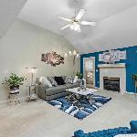 Beautiful Townhome 11 minutes to Downtown townhouse Kansas City