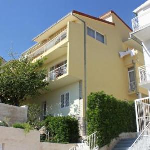 Apartments and rooms with parking space Makarska - 6767