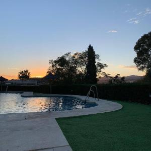 Luxury Townhouse Sea Views 10 Min from Puerto Bans