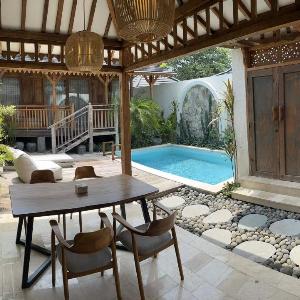 New villa Private Pool - minutes from airport