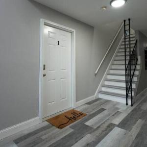 604 1 Two Bedroom One Bath with King near Main Street