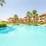 Front de piscine en rez de Jardin a Prestigia