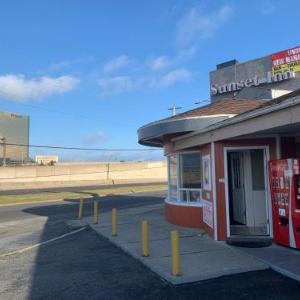 SUNSET INN hotel photo